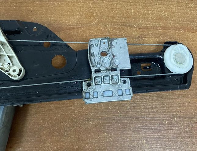 MERCEDES-BENZ E-Class W211/S211 (2002-2009) Rear left door window lifter A2117300146,130 22059171