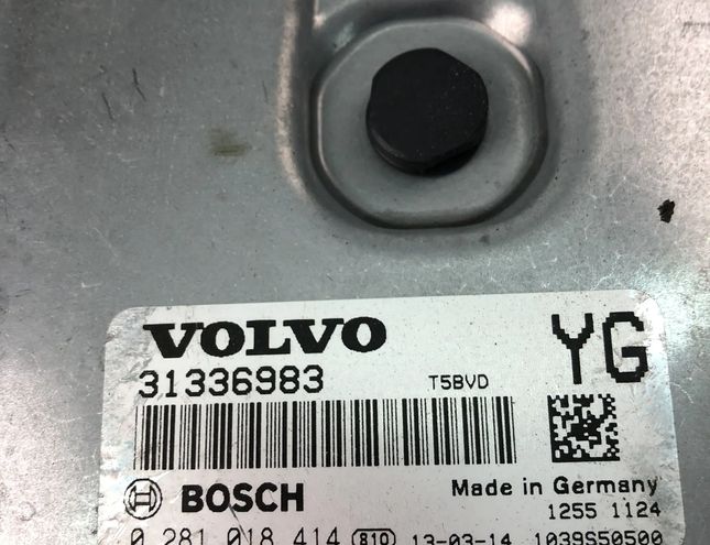VOLVO V40 2 generation (2012-2020) Блок управления двигателем 31336983,0281018414 28172660