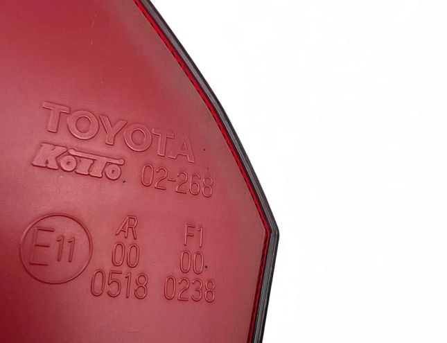 TOYOTA Auris 2 generation (2012-2015) Rear Right Taillight Lamp 05180238 33091118