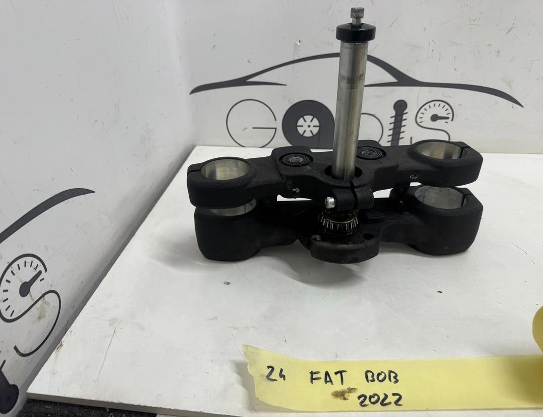 HARLEY-DAVIDSON MC SOFTAIL Triple tree clamp yoke 32812179