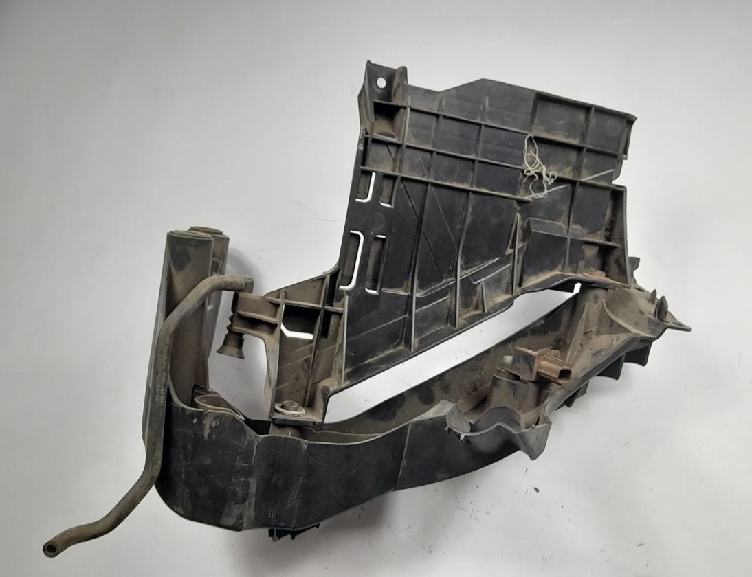 AUDI A5 8T (2007-2016) Держатель передний левого фонаря 89392979 22607598