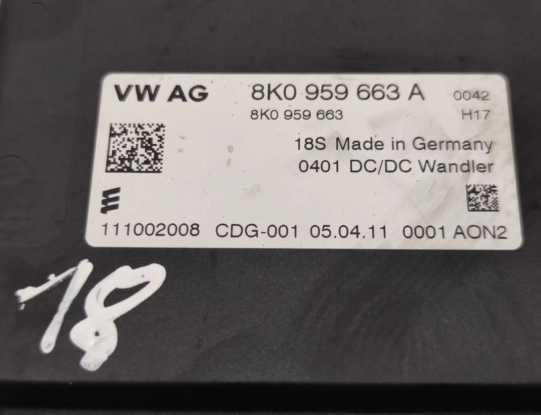 AUDI A8 D4/4H (2010-2018) Voltage Control Unit 8K0959663A 16902384