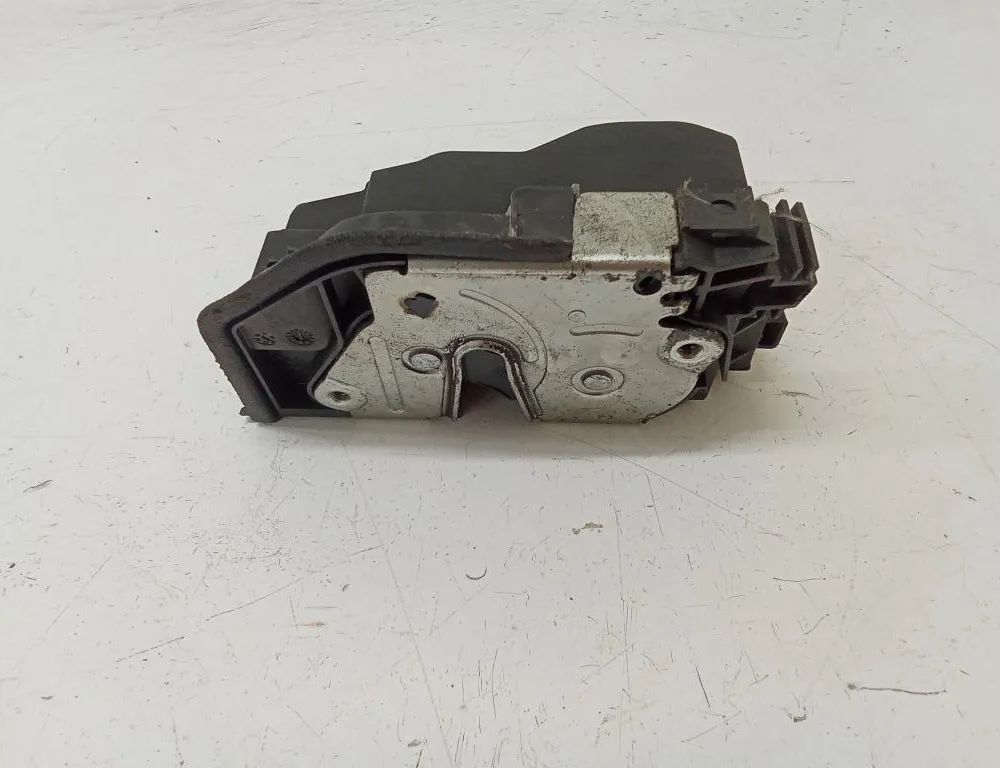 BMW 3 Series E90/E91/E92/E93 (2004-2013) Front Right Door Lock 7167074 32998690