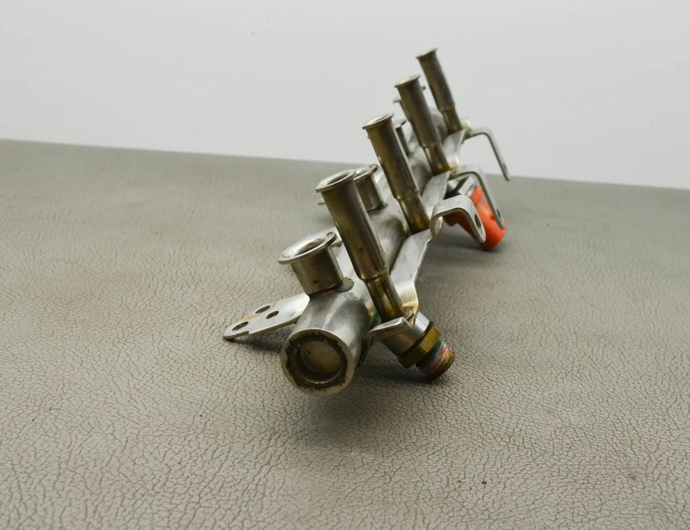 AUDI Q3 8U (2011-2020) Топливная рейка 06J906051D,06J133317M 11423111