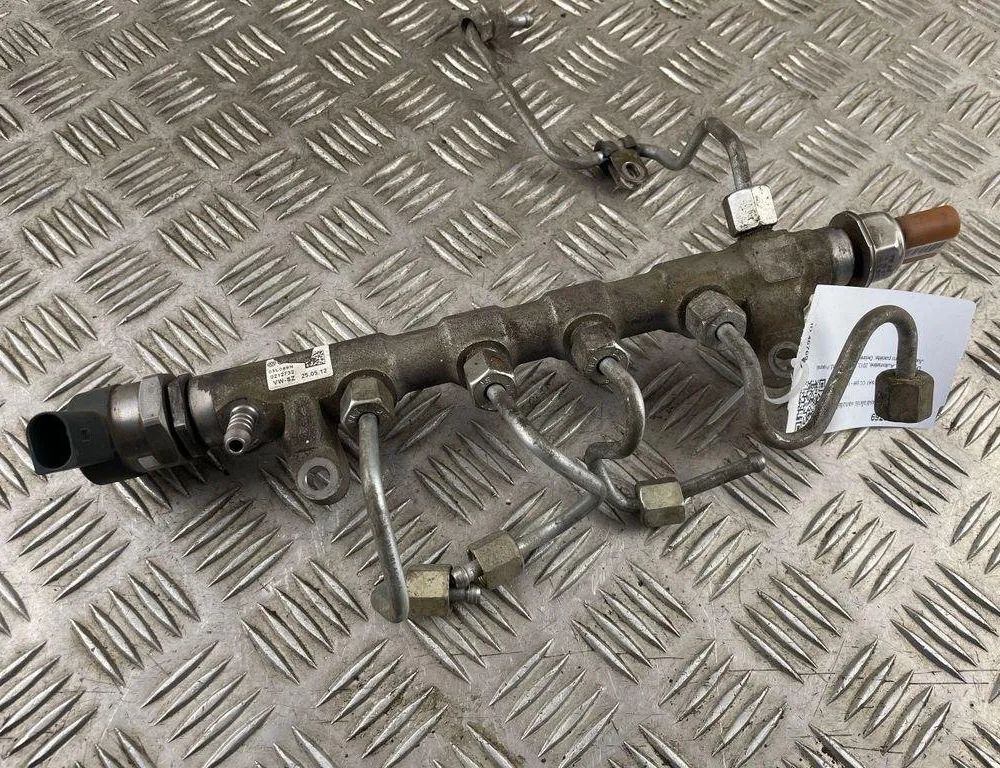 VOLKSWAGEN Passat B8 (2014-2023) Топливная рейка 03L089N 31609224