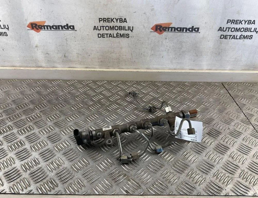 VOLKSWAGEN Passat B8 (2014-2023) Топливная рейка 03L089N 31609224