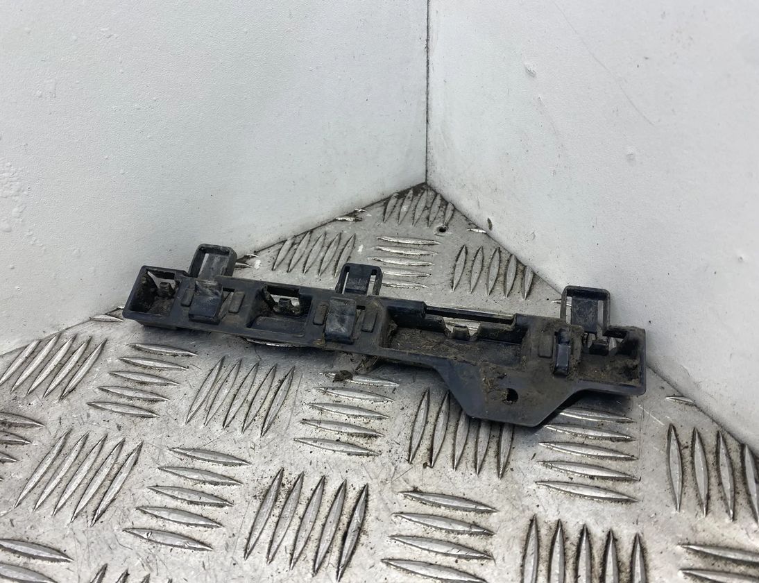 BMW 3 Series F30/F31 (2011-2020) Front Left Side Sideskirt Holder 7240873,51777240873 22944023