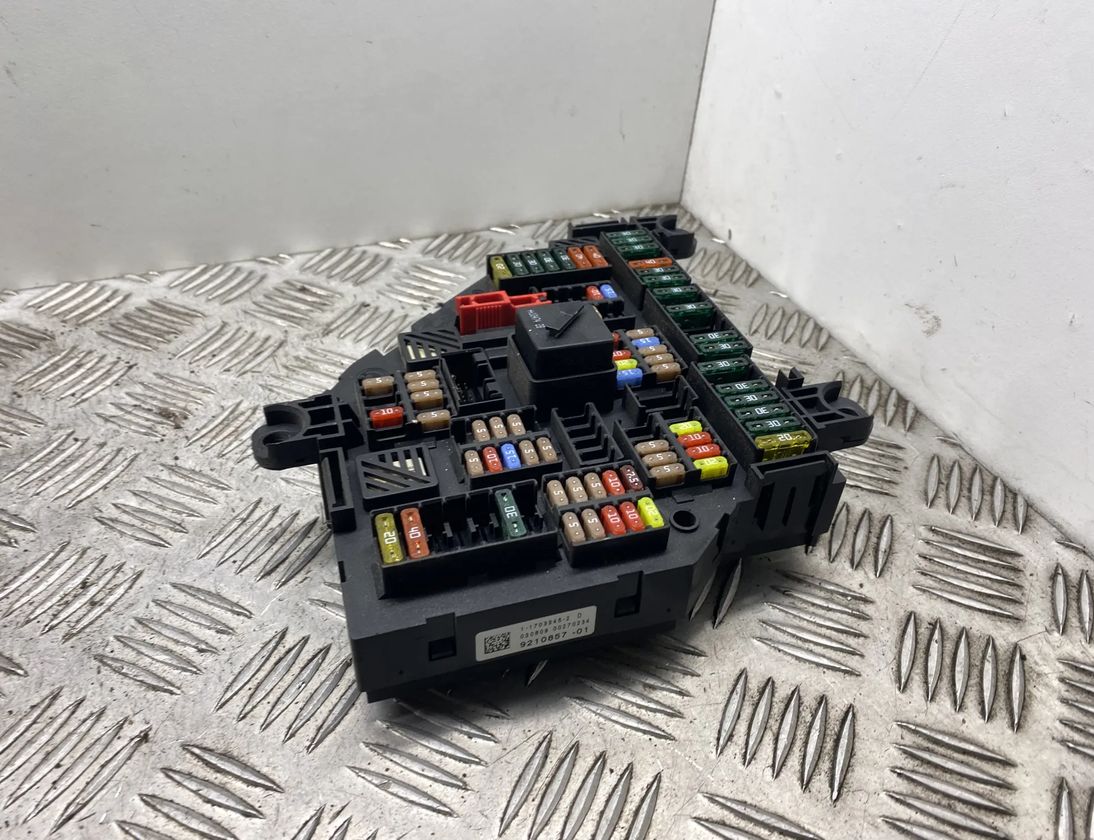 BMW 5 Series Gran Turismo F07 (2010-2017) Fuse box 9210857 22946612