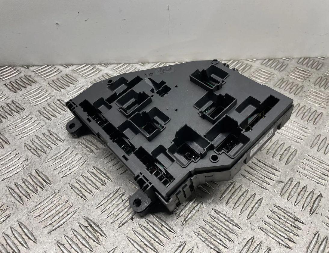 BMW 7 Series F01/F02 (2008-2015) Fuse box 9151322 23562021