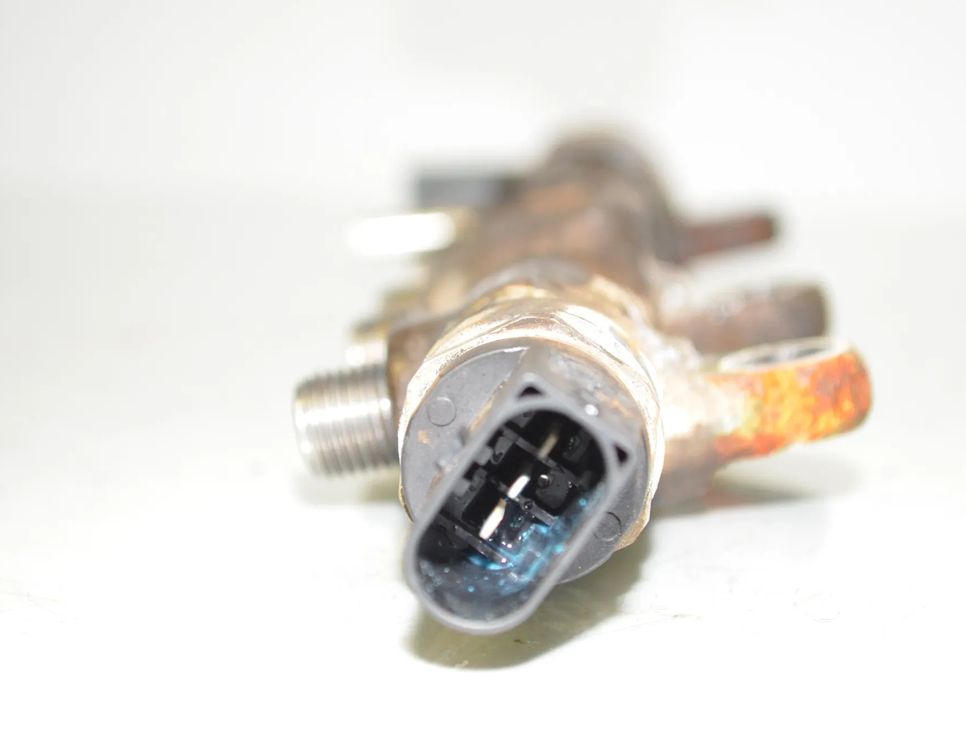 BMW 2 Series Active Tourer F45 (2014-2018) Топливная рейка 8514154,13538514154 28286656