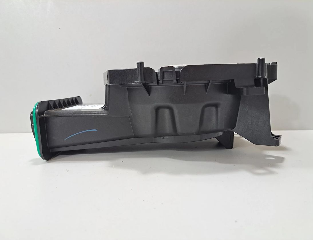 BMW X4 G02 (2018-2024) Низкочастотный динамик с правой стороны 6811918 31494387