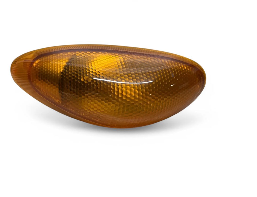 SUZUKI GSX Передний правый указатель поворота 35600-08F0R 28157574