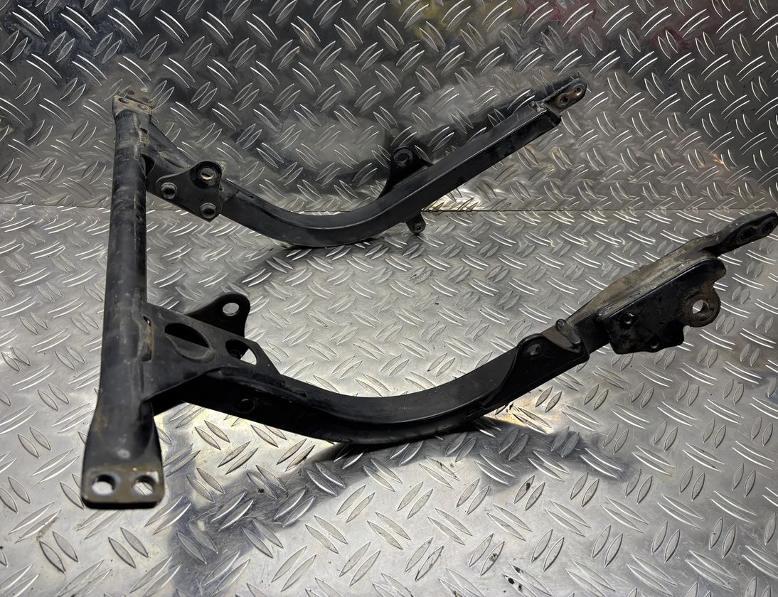 SUZUKI GSX 7 generation (2012-2024) Engine mounting bracket 28176937