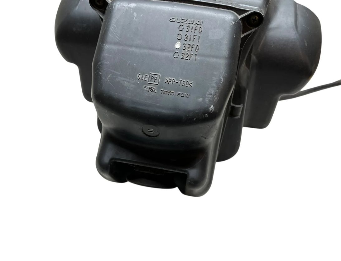SUZUKI GSF BANDIT 3 generation (2004-2015) Корпус воздушного фильтра 30486320