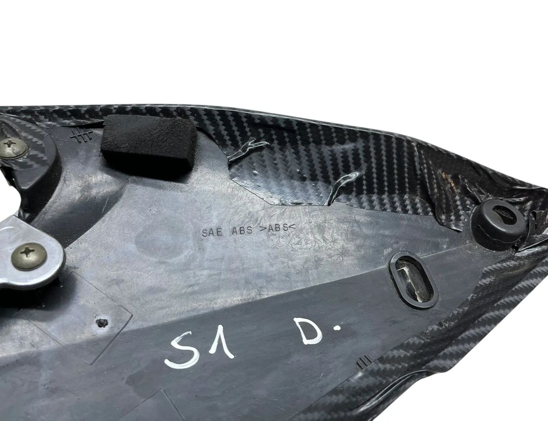 SUZUKI GSF BANDIT 3 generation (2004-2015) Кожух панели обтекателя правой стороны 30486323