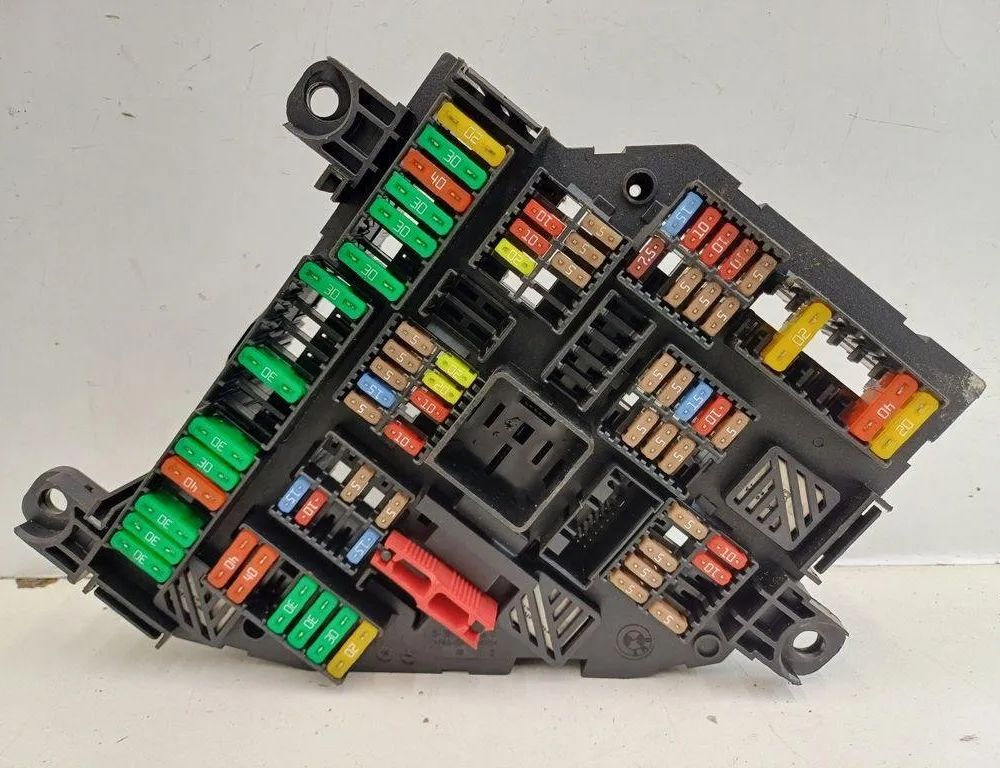 BMW M6 F06/F12/F13 (2012-2018) Fuse box 9264923 31141794