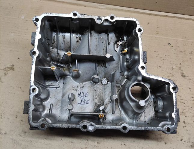 YAMAHA XJ C118 (2019-2023) Масляный поддон 20S-13400-00 20435513