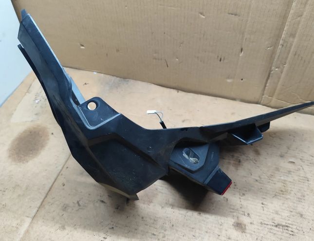 SUZUKI DL Кожух заднего обтекателя 6311228K00 31563844