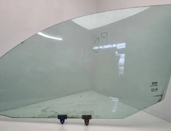 NISSAN Almera N16 (2000-2006) Стекло передней правой двери 43R009007 31107631