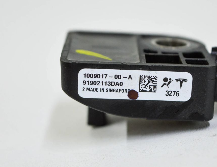 TESLA Model S 1 generation (2012-2024) Front Left Impact Sensor 1009017-00-A 17555083