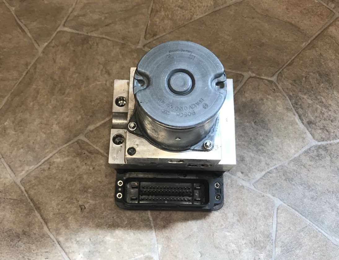 BMW 7 Series F01/F02 (2008-2015) Абс блок 6850068 21183375