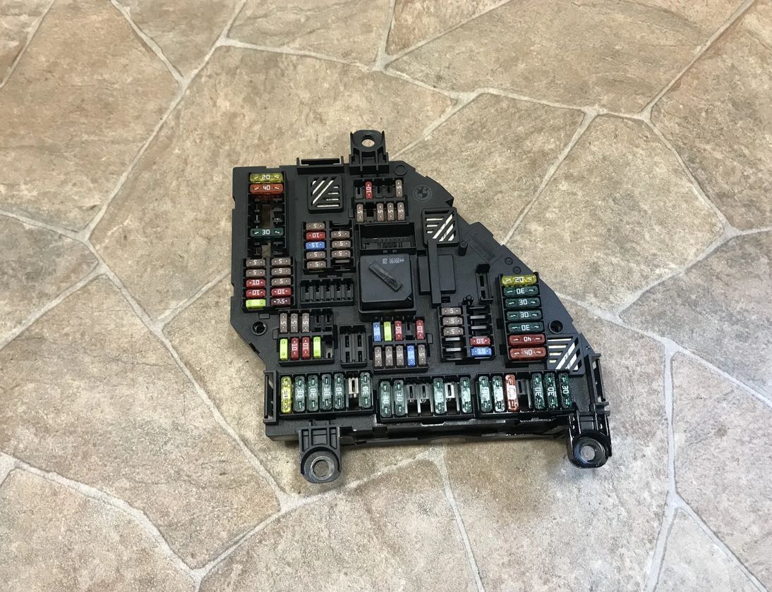 BMW 5 Series Gran Turismo F07 (2010-2017) Блок предохранителей 9210857 21644443