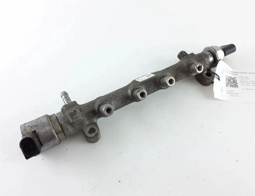 VOLKSWAGEN Golf 7 generation (2012-2024) Топливная рейка 04L089G 31915471