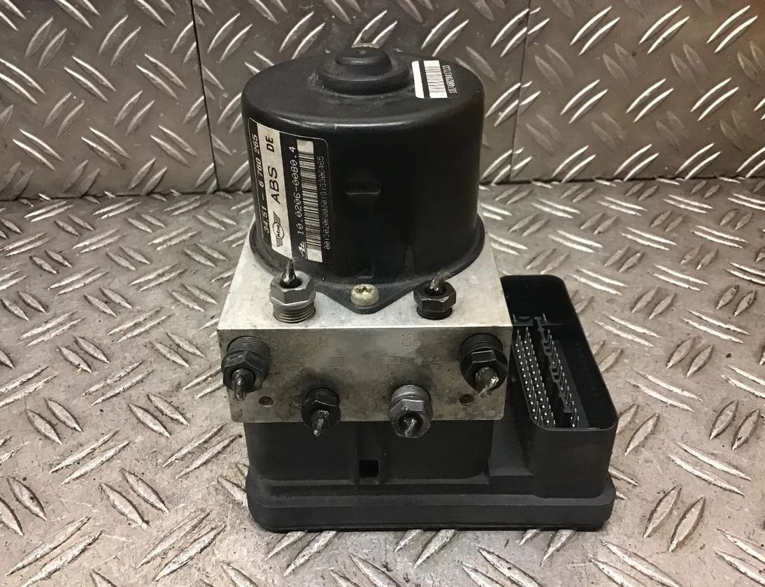 MINI Cooper R50 (2001-2006) ABS Pump 6760266 28066563