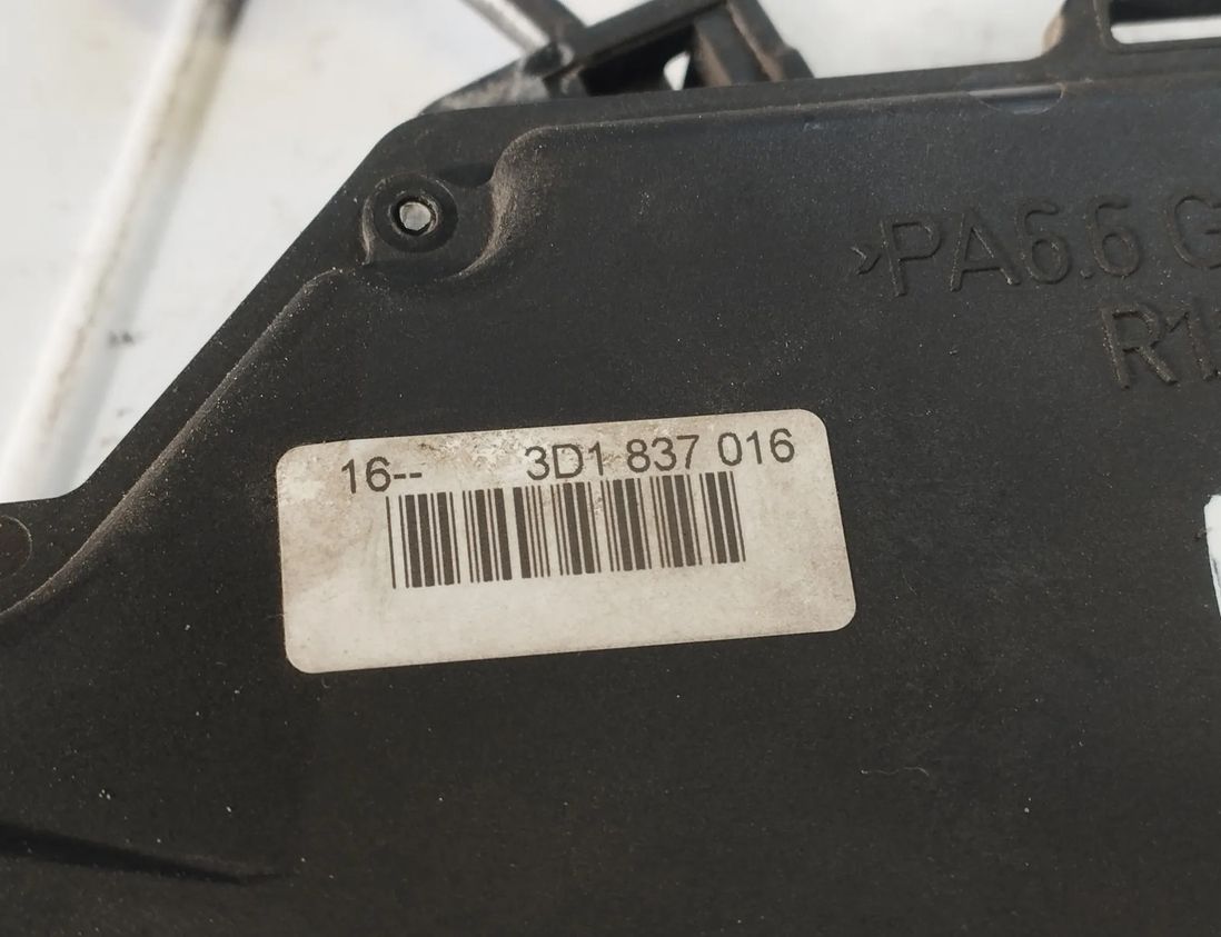 VOLKSWAGEN Touran 1 generation (2003-2015) Замок двери передний правый 3D1837016 21672751