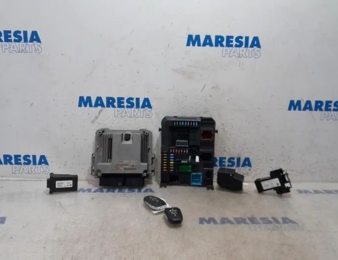 CITROËN C4 Picasso 2 generation (2013-2018) Блок управления двигателем 0281031043,9809478580,9806460480,9806066880,9800630080,S000048536,9804067480,1610454780,9812112580,1612809680,1677615280,36448500,BSIN05,1657646380 26874845