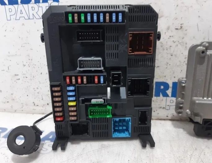 PEUGEOT 2008 1 generation (2013-2020) Engine Control Unit ECU 9666729580,9663123380,9807532080,0281030548,9808016480,1611785780,BSIN0300,1663365380,1610190380,1677649280 27656067