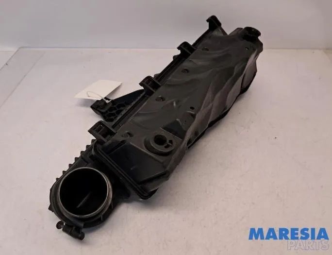 PEUGEOT 3008 3 generation (2016-2024) Air Filter Box 1420V6,001420V6 28847550