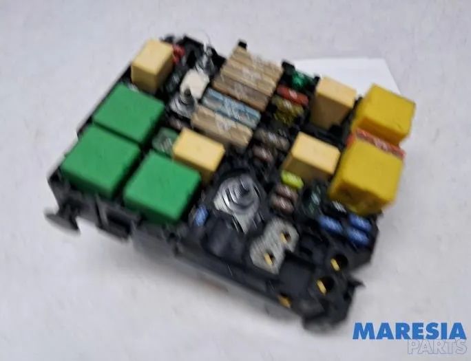 PEUGEOT 208 Peugeot 208 (2012-2015) Блок предохранителей 9671941780,9671924480,9677828580 29511979