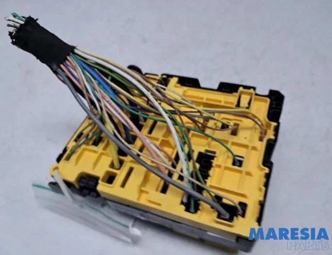 PEUGEOT 208 Peugeot 208 (2012-2015) Блок предохранителей 9671941780,9671924480,9677828580 29511979