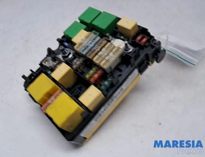 PEUGEOT 208 Peugeot 208 (2012-2015) Блок предохранителей 9671941780,9671924480,9677828580 29511979