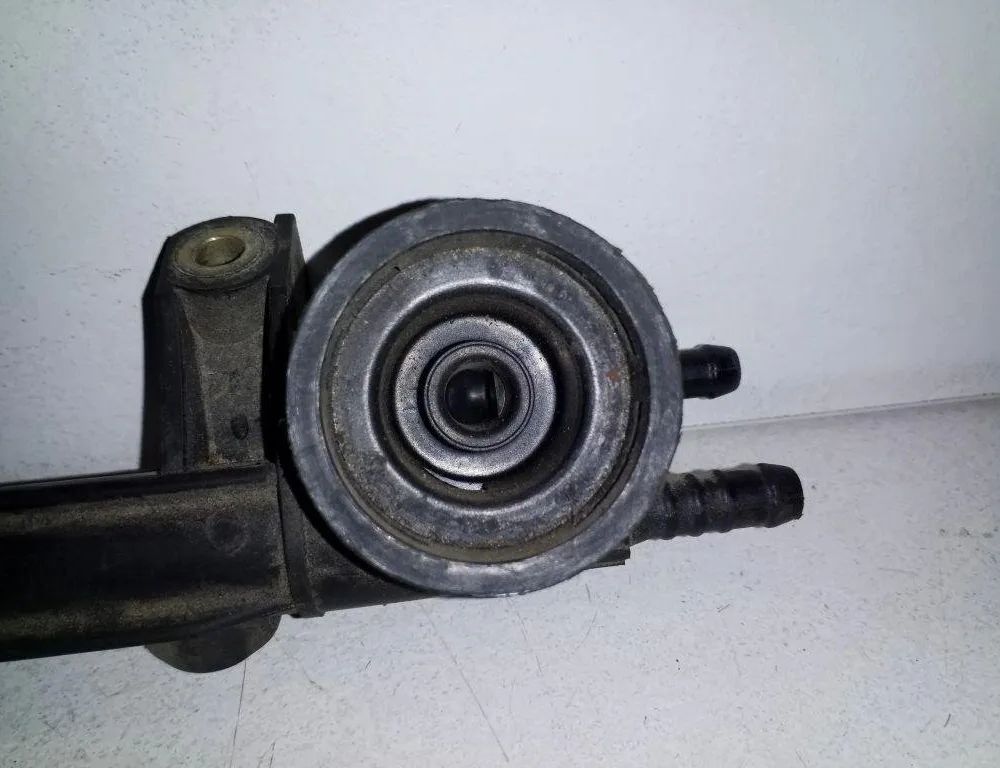AUDI A4 B5/8D (1994-2001) Топливная рейка 037133317N 32160495