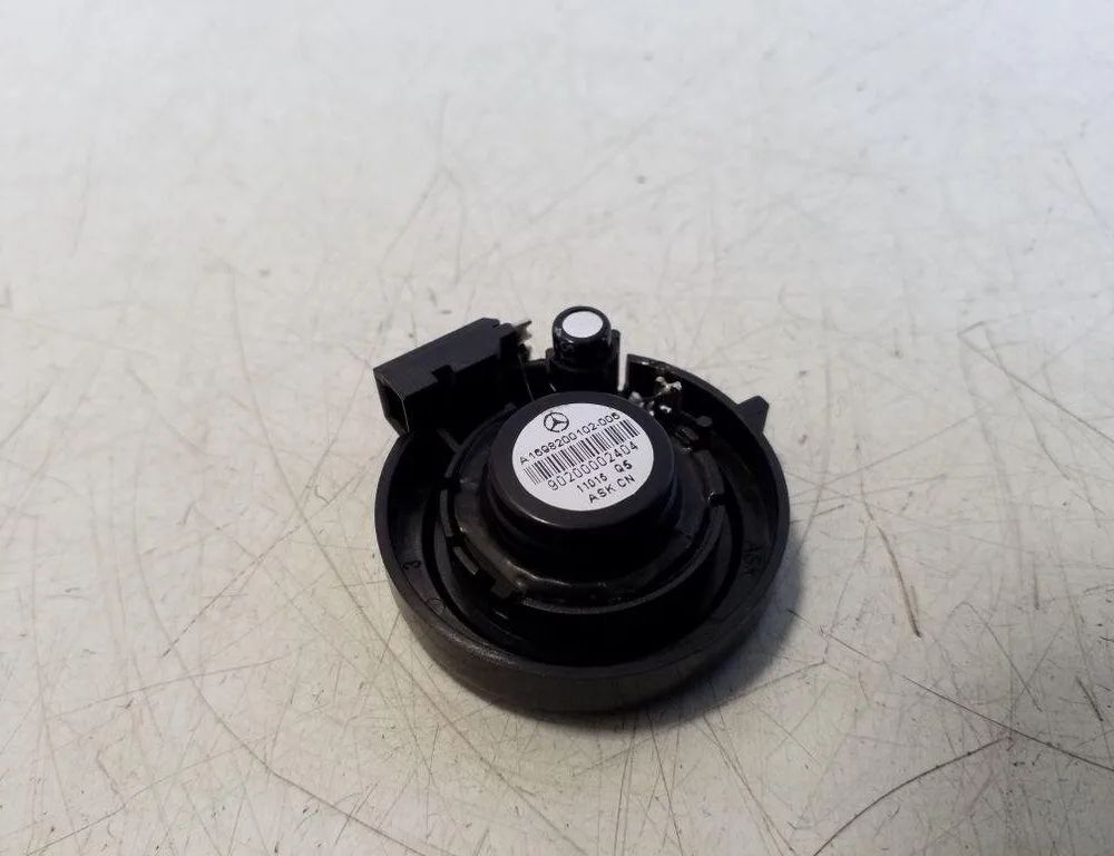 VOLKSWAGEN Crafter 1 generation (2006-2016) Front Right Door Loudspeaker A1698200102 32179145