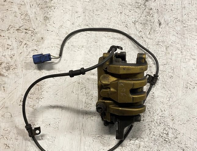 HONDA CBF 2 generation (1999-2006) Front right side brake caliper RH 14725564