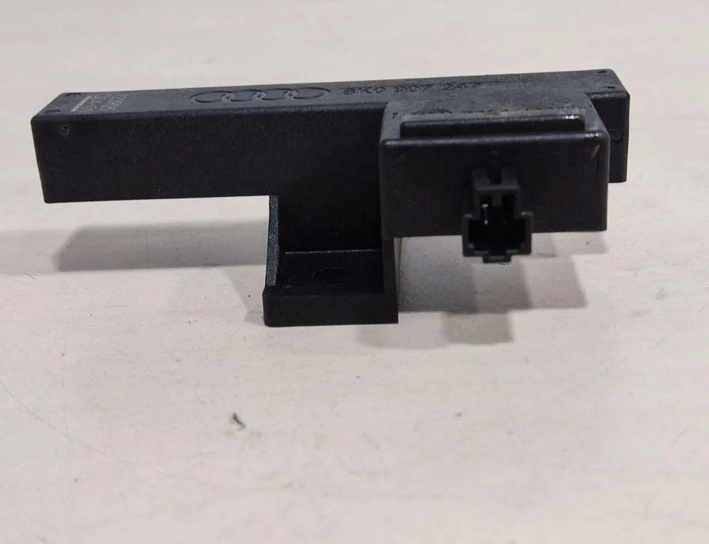 AUDI A8 D2/4D (1994-2002) Keyless Entry Antenna 8K0907247 31420044