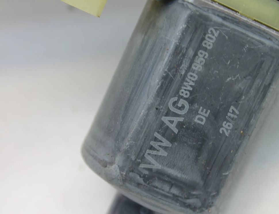 AUDI A4 B9/8W (2015-2024) Front Right Door Window Control Motor 8W0959802 30106132