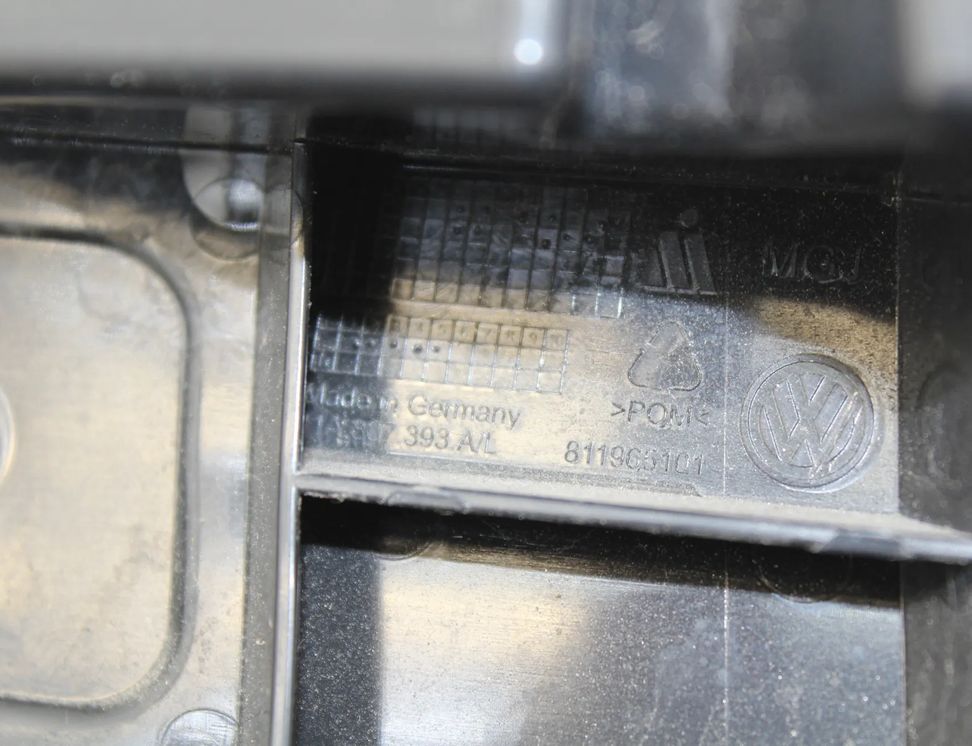 VOLKSWAGEN ID.4 1 generation (2020-2023) Левый держатель заднего бампера 11A807393A 33024766