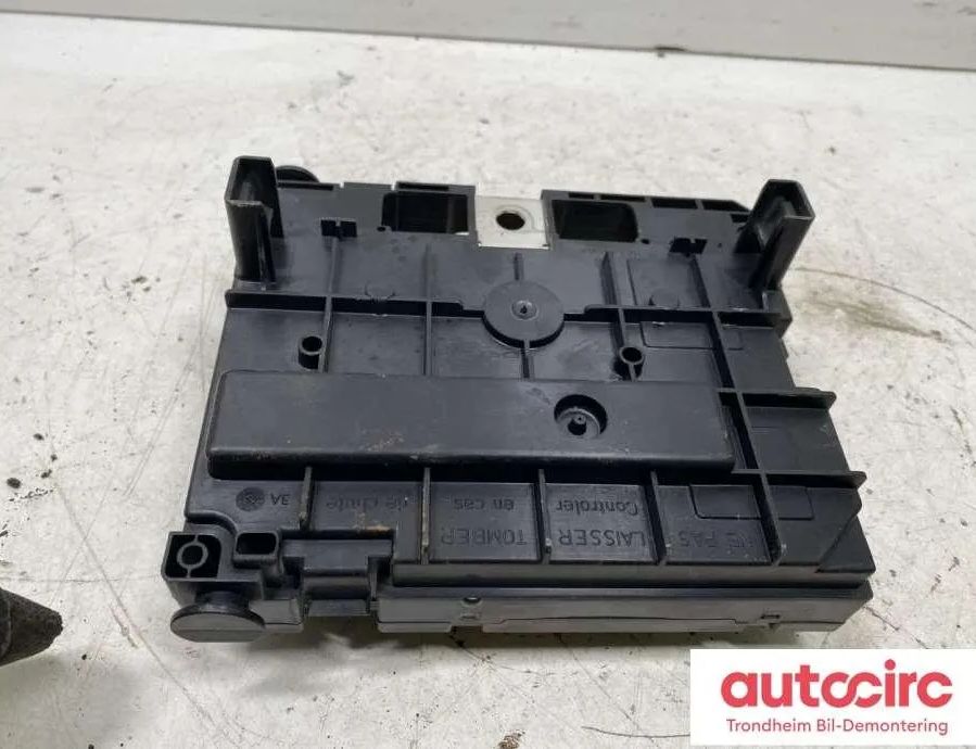 PEUGEOT 3008 1 generation (2010-2016) Fuse Box 9807028580,9667044980 33010784