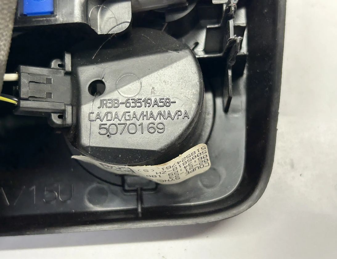 FORD USA Mustang 6 generation (2014-2024) Освещение салона FR3T-15K609-BB,FR3T15K609BB,JR3B-63519A58-CA,JR3B63519A58CA 30266248