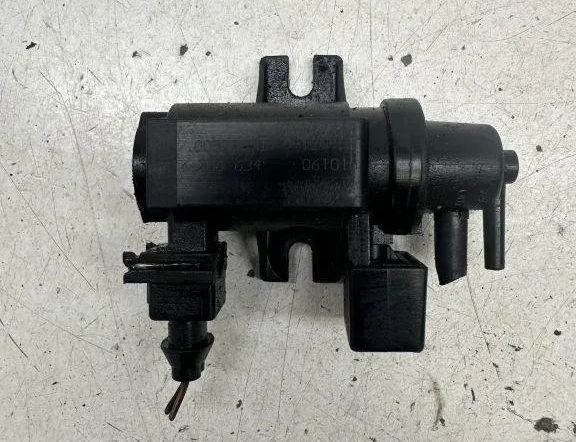 BMW 7 Series E65/E66 (2001-2008) Solenoid Valve 7796634 30591704