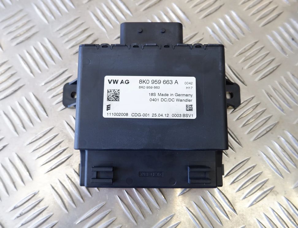 AUDI A8 D4/4H (2010-2018) Voltage Control Unit 8K0959663A,8K0959663 13509834