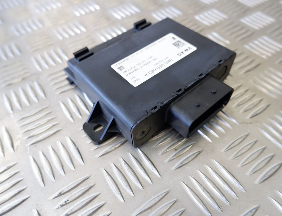 AUDI A8 D4/4H (2010-2018) Voltage Control Unit 8K0959663A,8K0959663 13509834