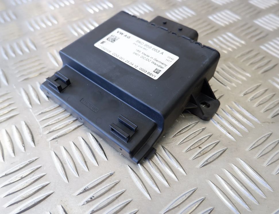 AUDI A8 D4/4H (2010-2018) Voltage Control Unit 8K0959663A,8K0959663 13509834