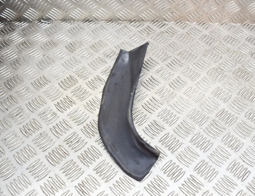 BMW M5 F10 (2011-2016) Облицовка заднего правого фонаря 7204376 14132790