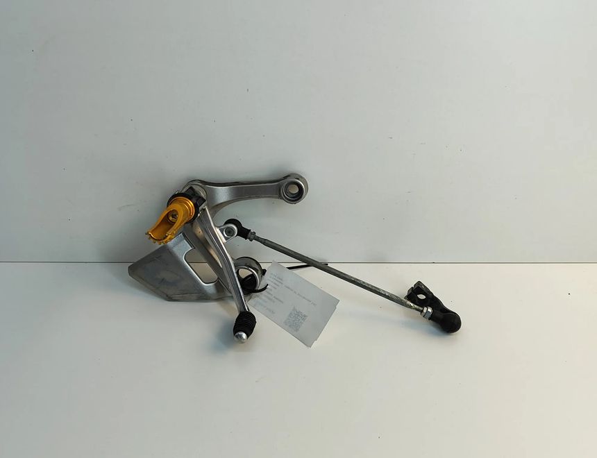 YAMAHA MT D (2006-2020) Front left side footrest peg hanger 28388231