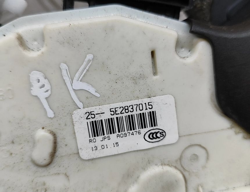 VOLKSWAGEN Passat B8 (2014-2023) Замок передней левой двери 6R0837349 28526088